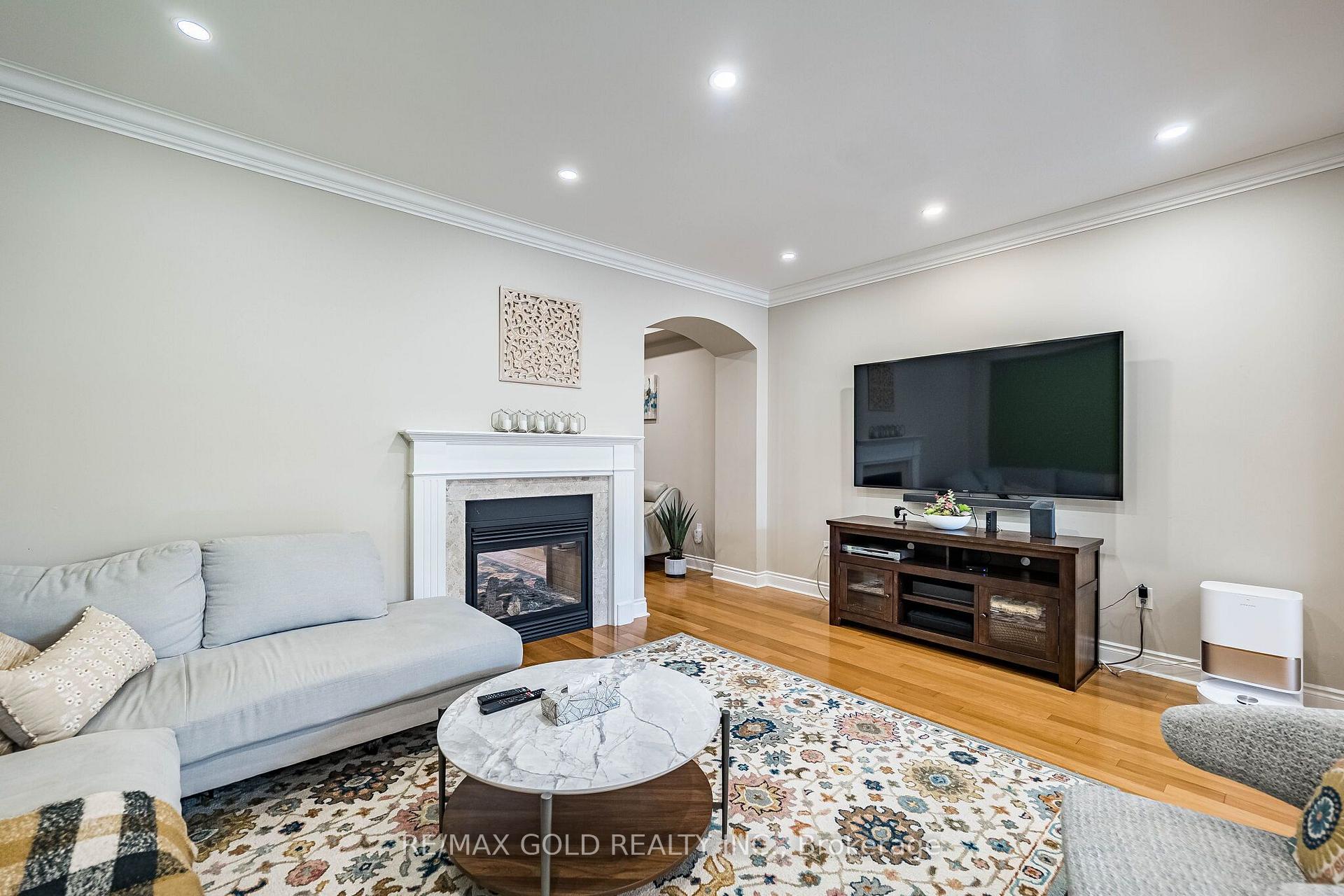 Photo 11 of 80 Bristlewood Crescent, Vaughan, Patterson — HOMEH