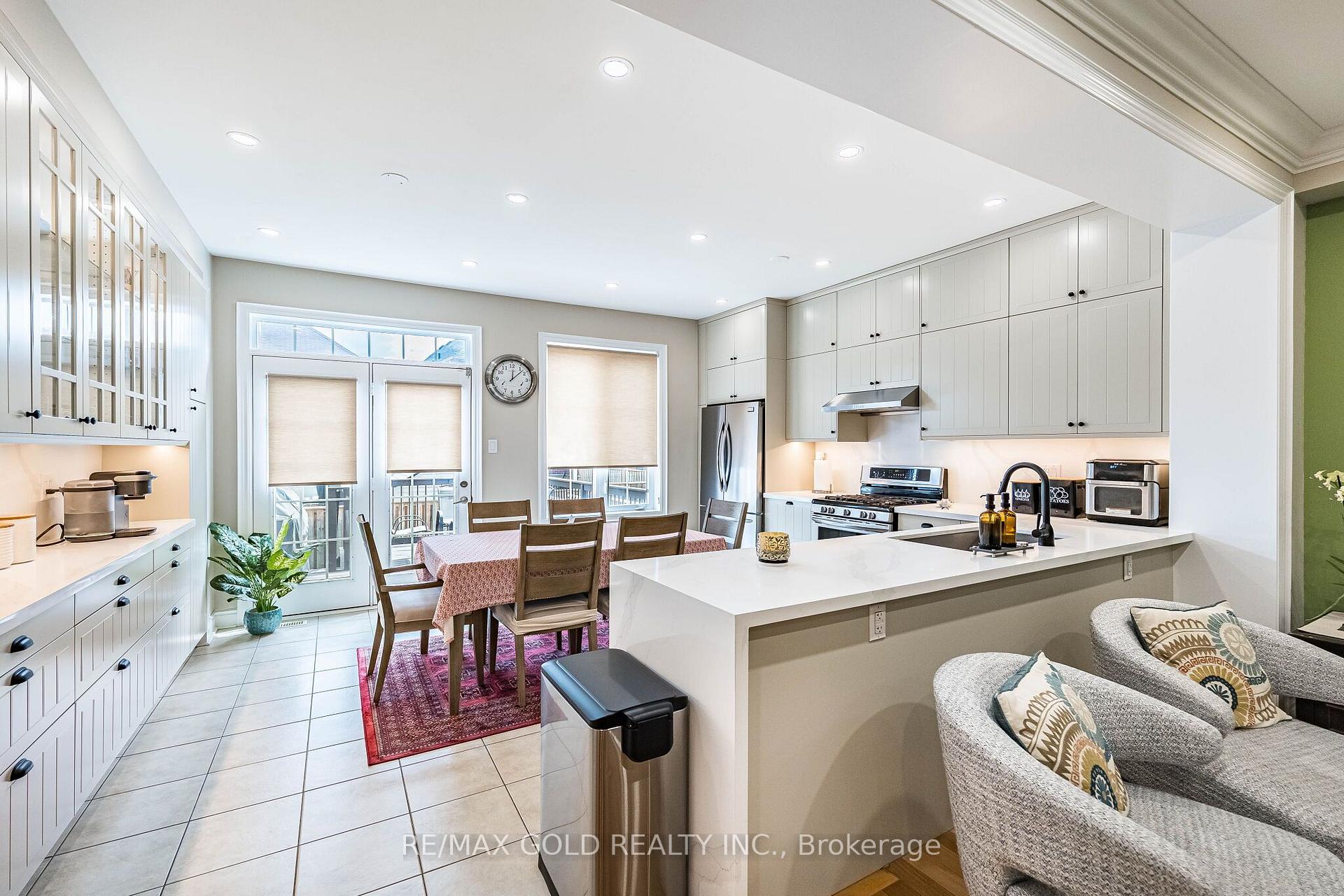 Photo 12 of 80 Bristlewood Crescent, Vaughan, Patterson — HOMEH