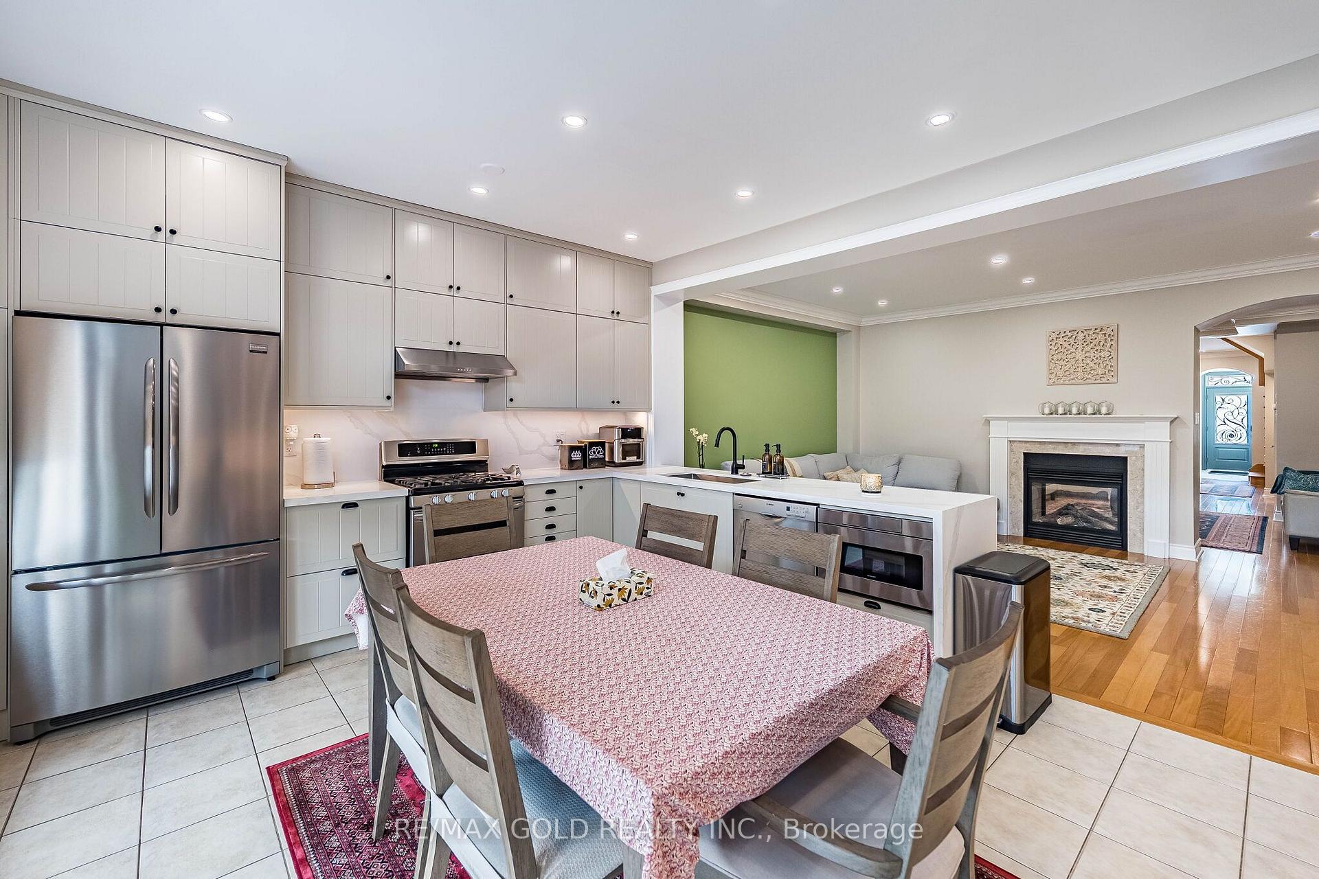 Photo 15 of 80 Bristlewood Crescent, Vaughan, Patterson — HOMEH