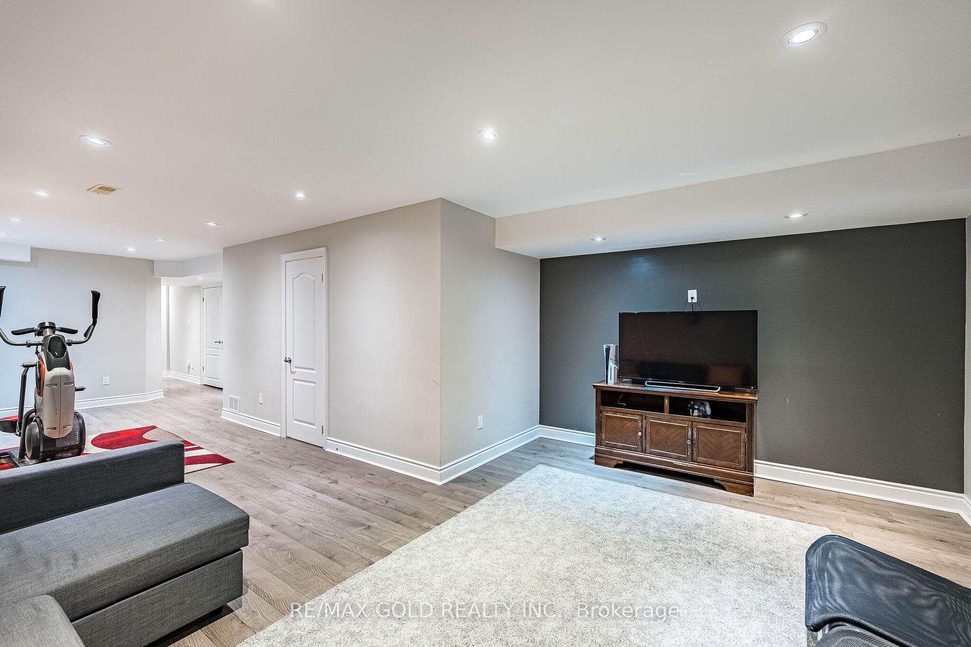 Photo 40 of 80 Bristlewood Crescent, Vaughan, Patterson — HOMEH