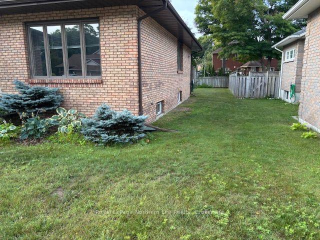 Photo 3 of 14 Nottingham Drive, North Bay, Airport — HOMEH