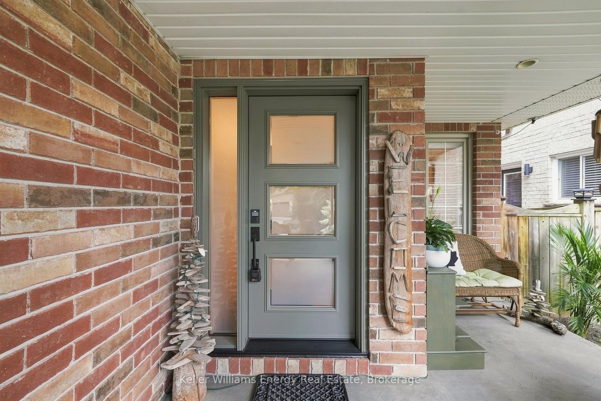 Photo 2 of 442 Meadow Street, Oshawa, Kedron — HOMEH
