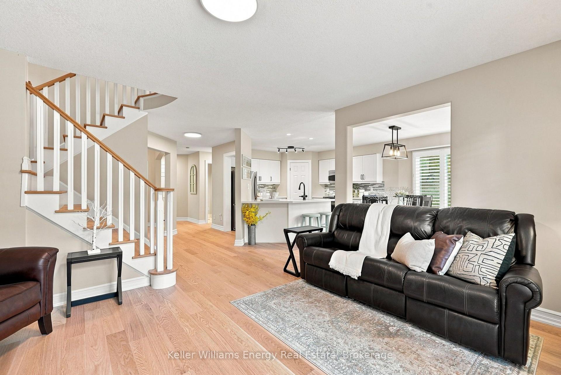Photo 11 of 442 Meadow Street, Oshawa, Kedron — HOMEH