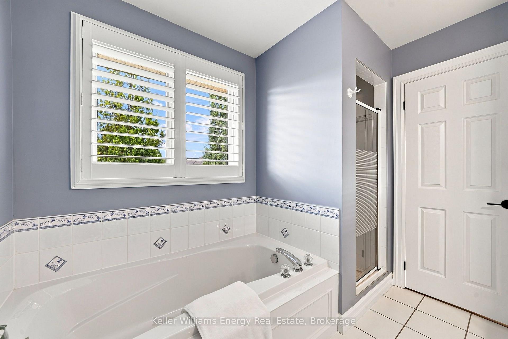 Photo 23 of 442 Meadow Street, Oshawa, Kedron — HOMEH