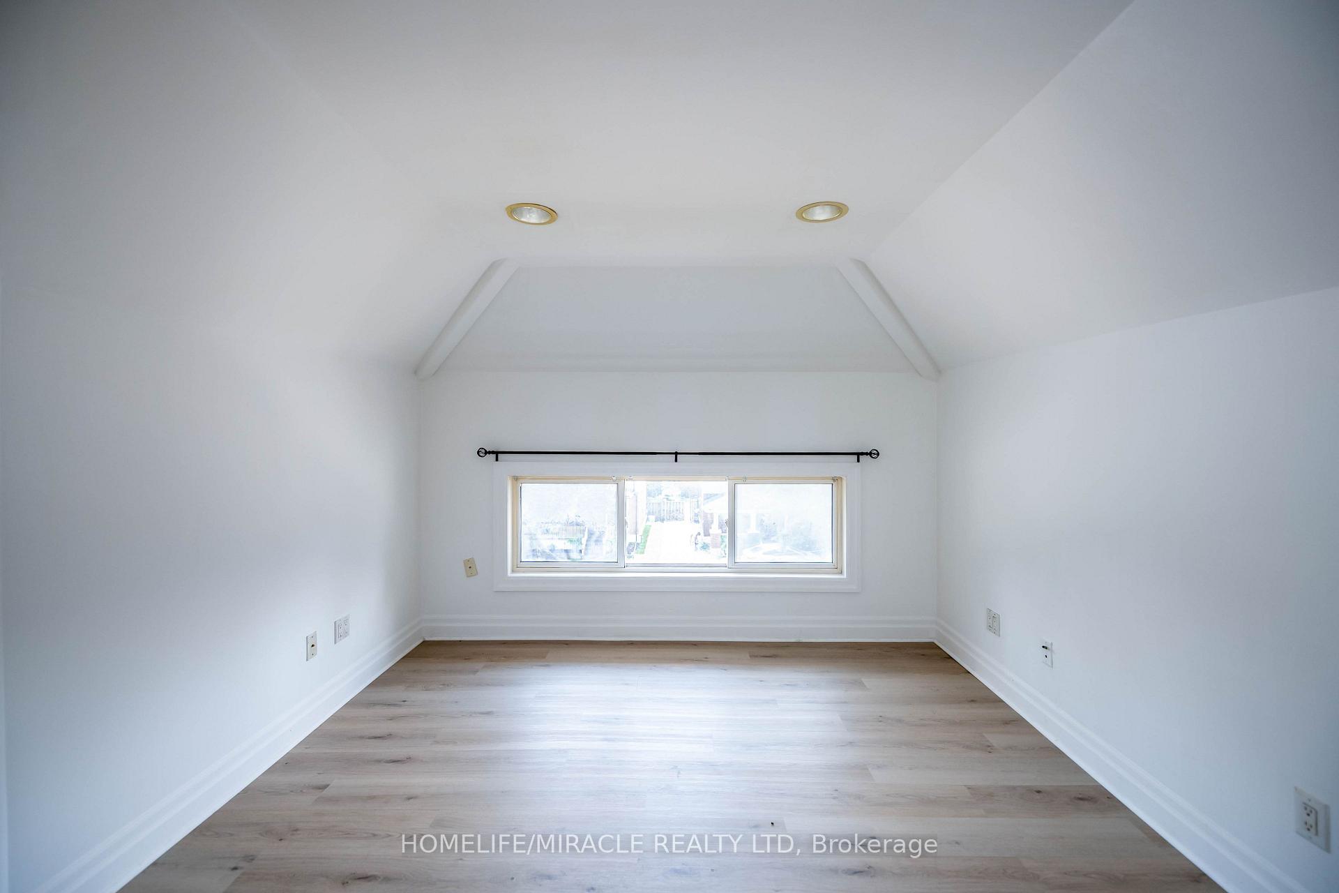 Photo 15 of Unit 2, 4975 Mcrae Street, Niagara Falls, Cherrywood — HOMEH