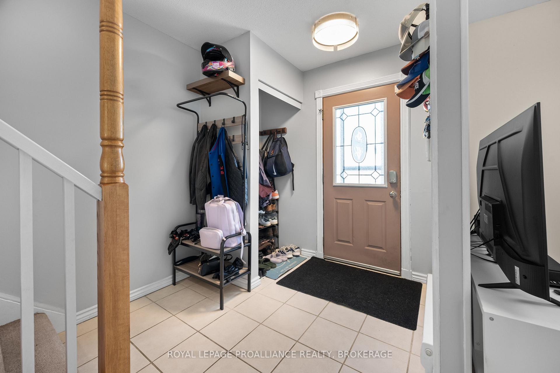 Photo 4 of Unit 52, 46 Rosemund Crescent, Kingston, West of Sir John A. Blvd — HOMEH