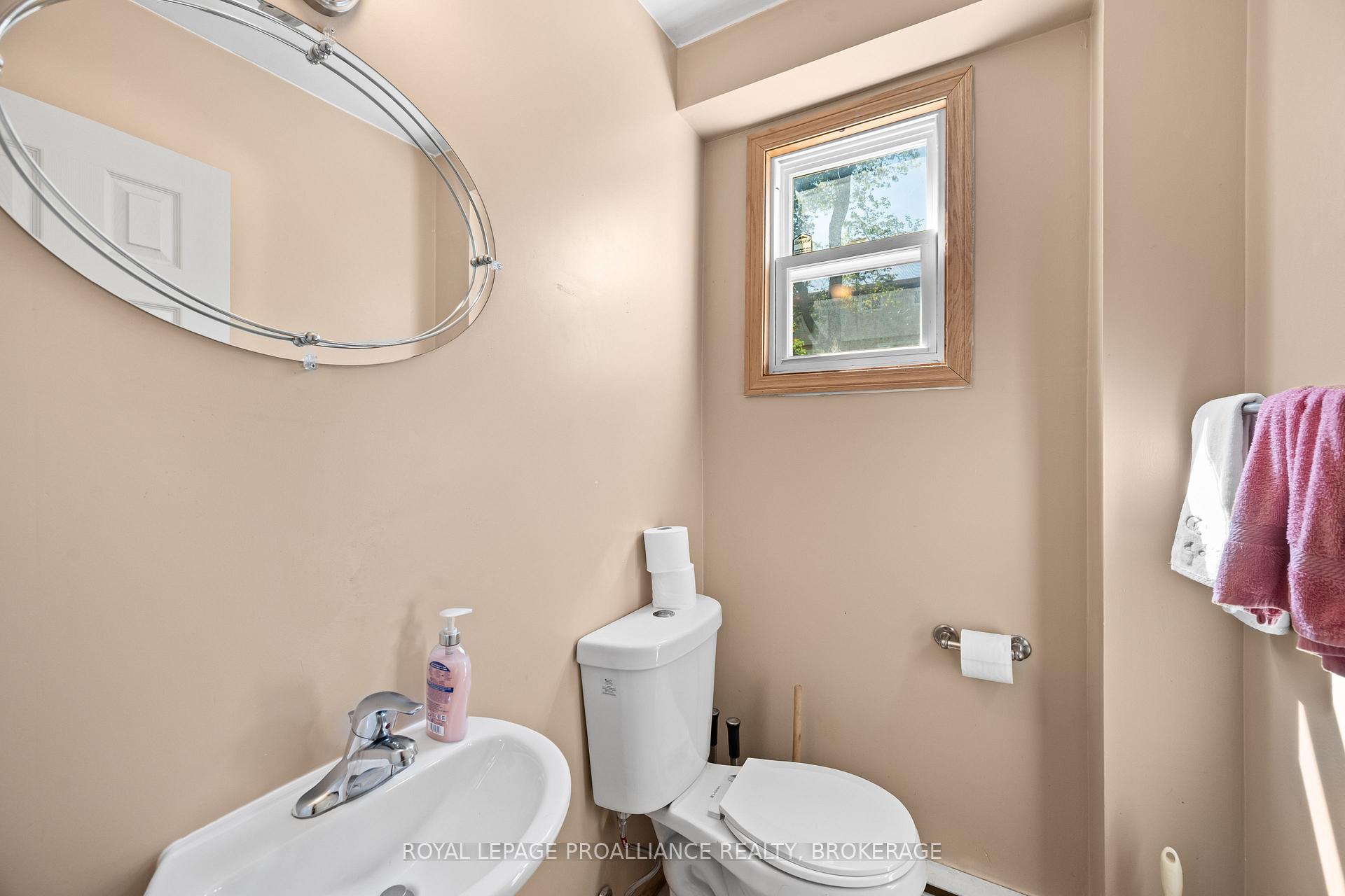 Photo 14 of Unit 52, 46 Rosemund Crescent, Kingston, West of Sir John A. Blvd — HOMEH