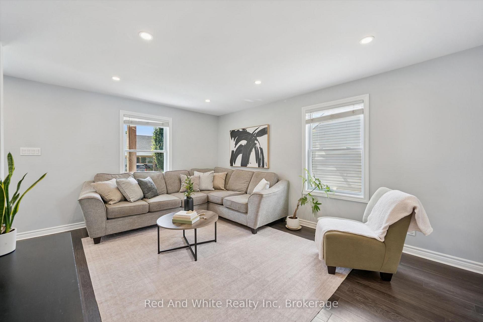 Photo 6 of 131 Norfolk Avenue, Cambridge, Elgin Park/Coronation — HOMEH