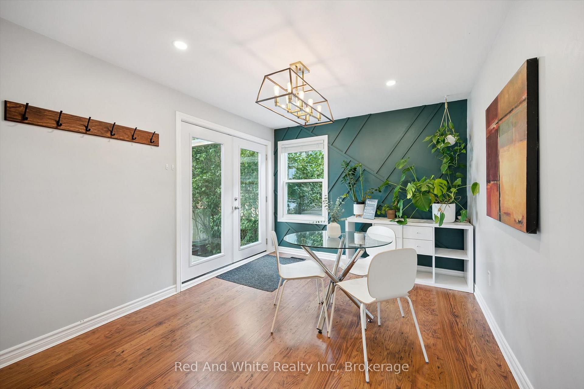 Photo 10 of 131 Norfolk Avenue, Cambridge, Elgin Park/Coronation — HOMEH
