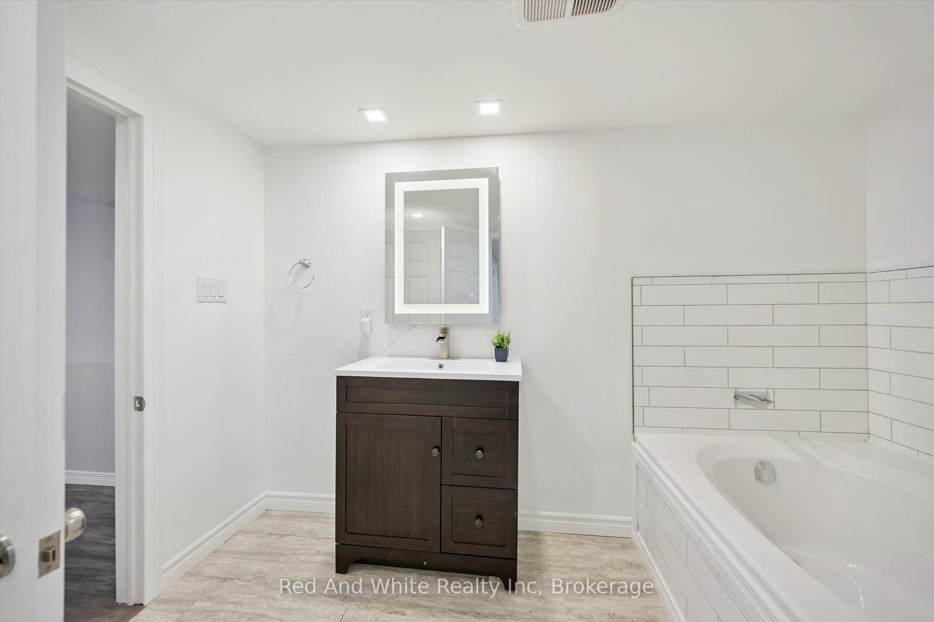 Photo 24 of 131 Norfolk Avenue, Cambridge, Elgin Park/Coronation — HOMEH