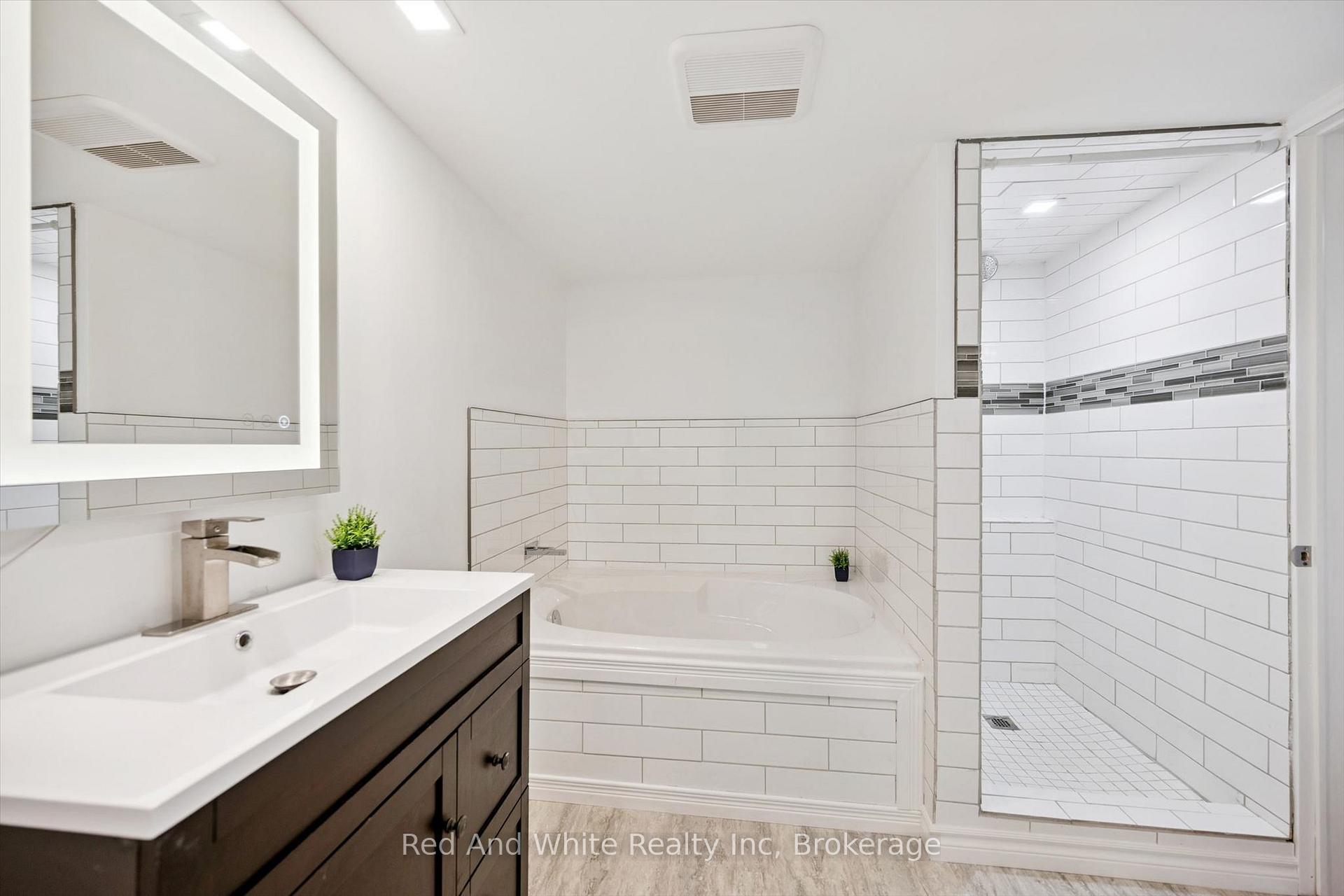Photo 25 of 131 Norfolk Avenue, Cambridge, Elgin Park/Coronation — HOMEH