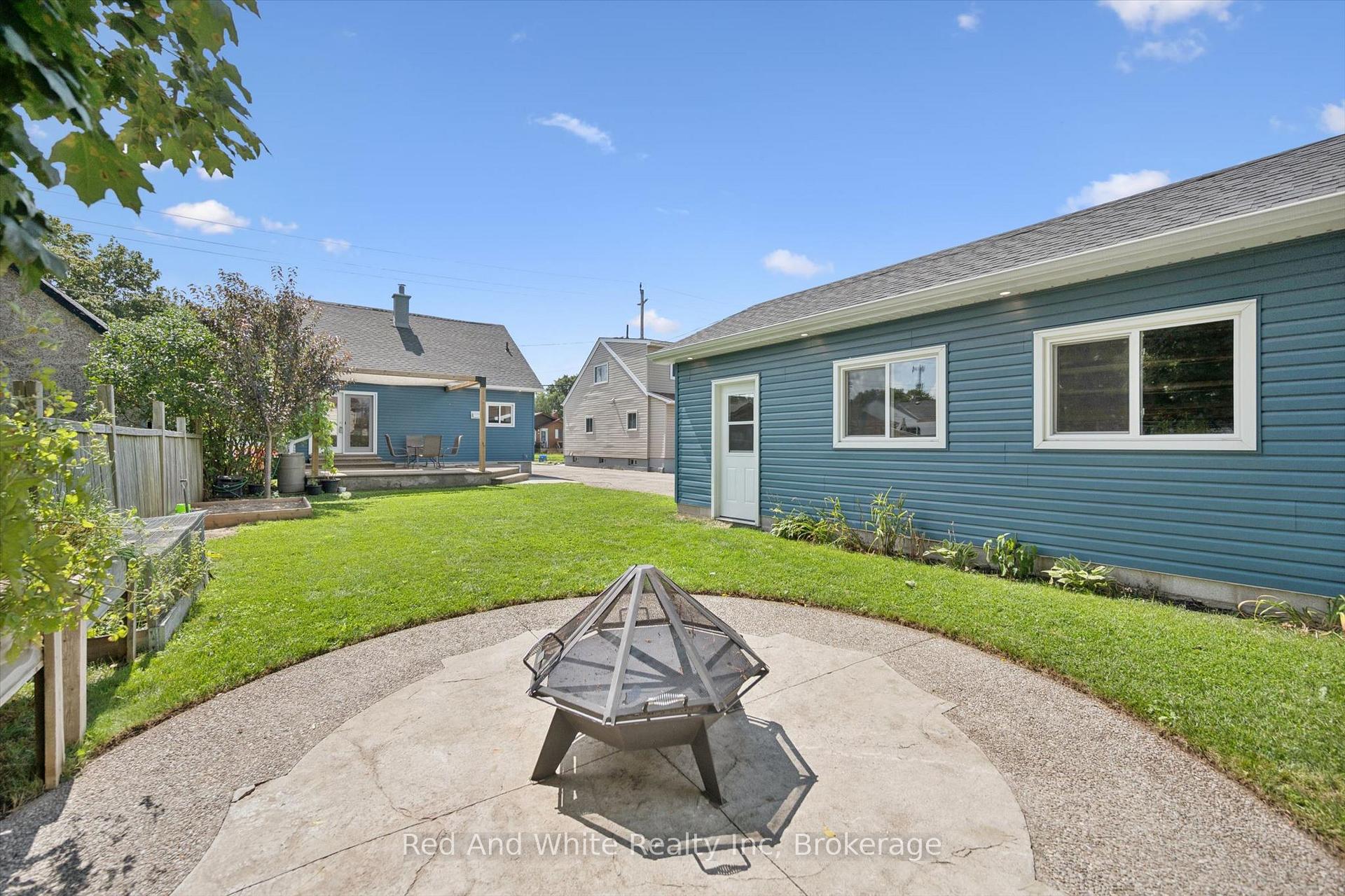 Photo 32 of 131 Norfolk Avenue, Cambridge, Elgin Park/Coronation — HOMEH