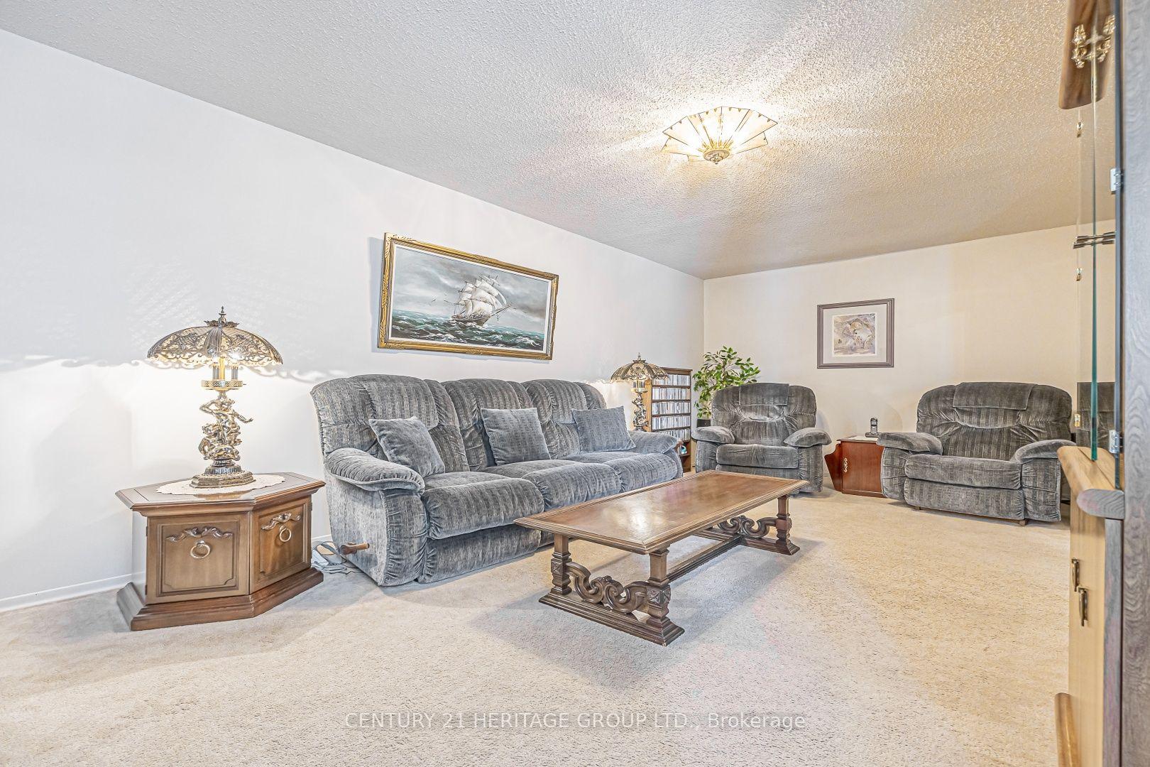 Photo 7 of 10 Woodhall Road, Markham, Milliken Mills East — HOMEH