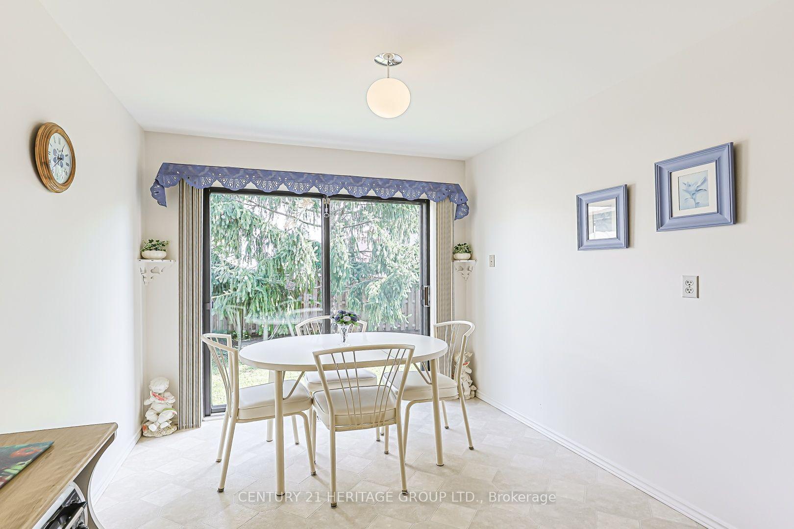 Photo 14 of 10 Woodhall Road, Markham, Milliken Mills East — HOMEH