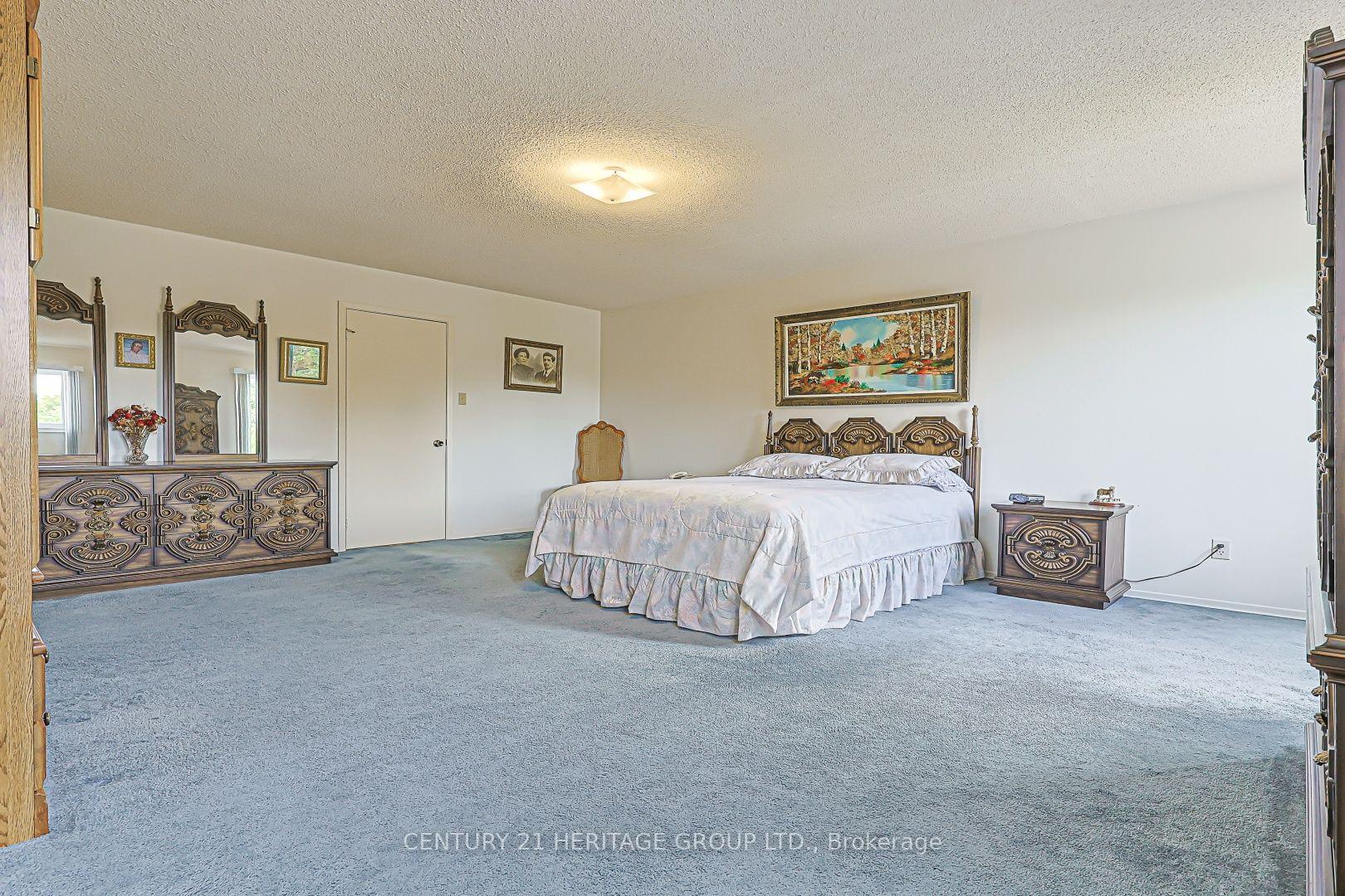 Photo 17 of 10 Woodhall Road, Markham, Milliken Mills East — HOMEH