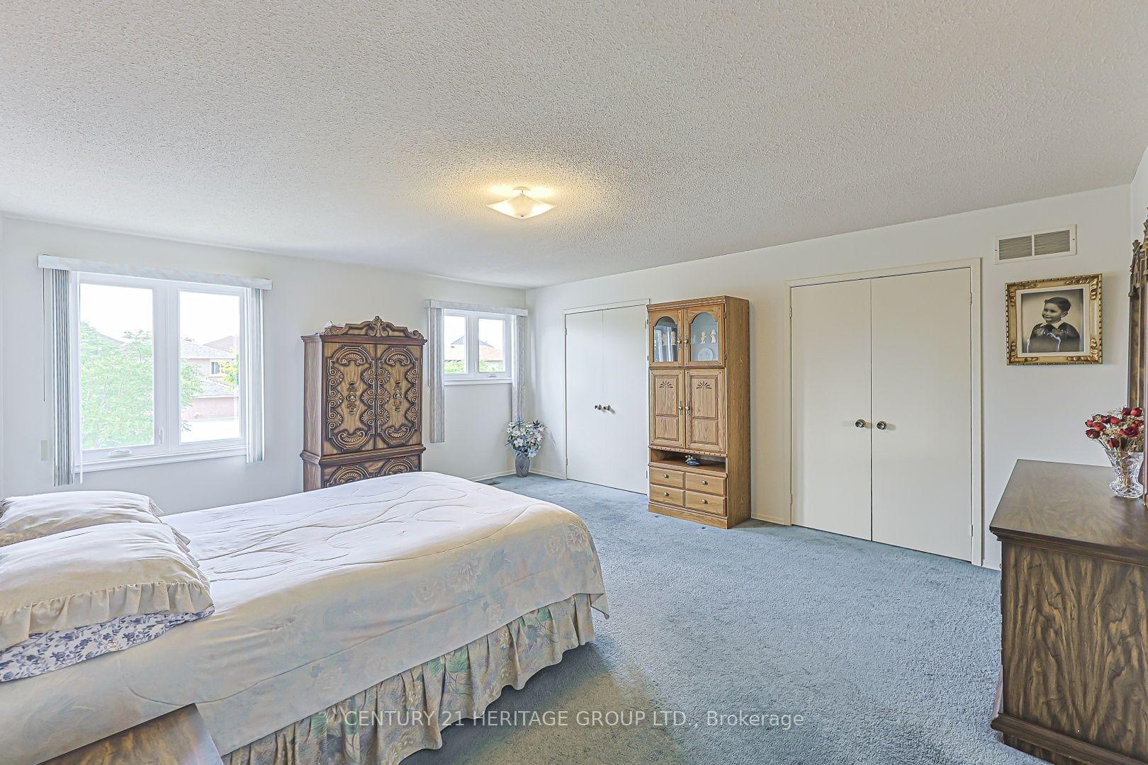 Photo 18 of 10 Woodhall Road, Markham, Milliken Mills East — HOMEH