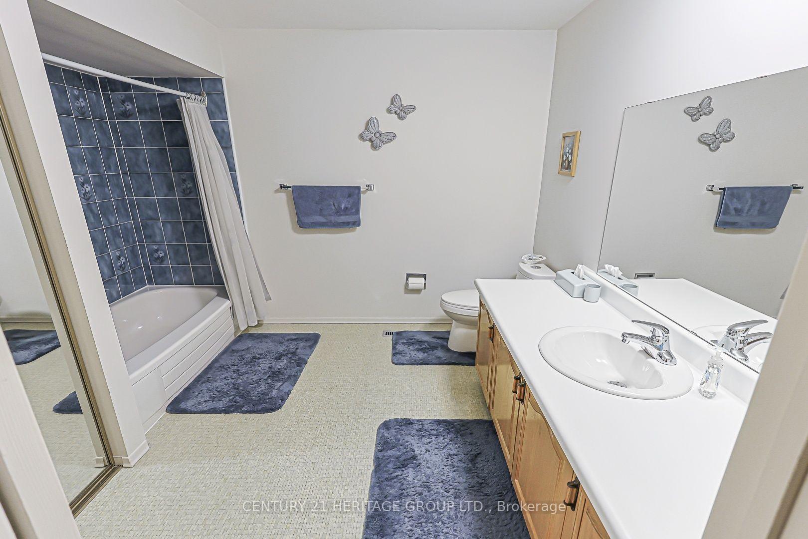 Photo 23 of 10 Woodhall Road, Markham, Milliken Mills East — HOMEH