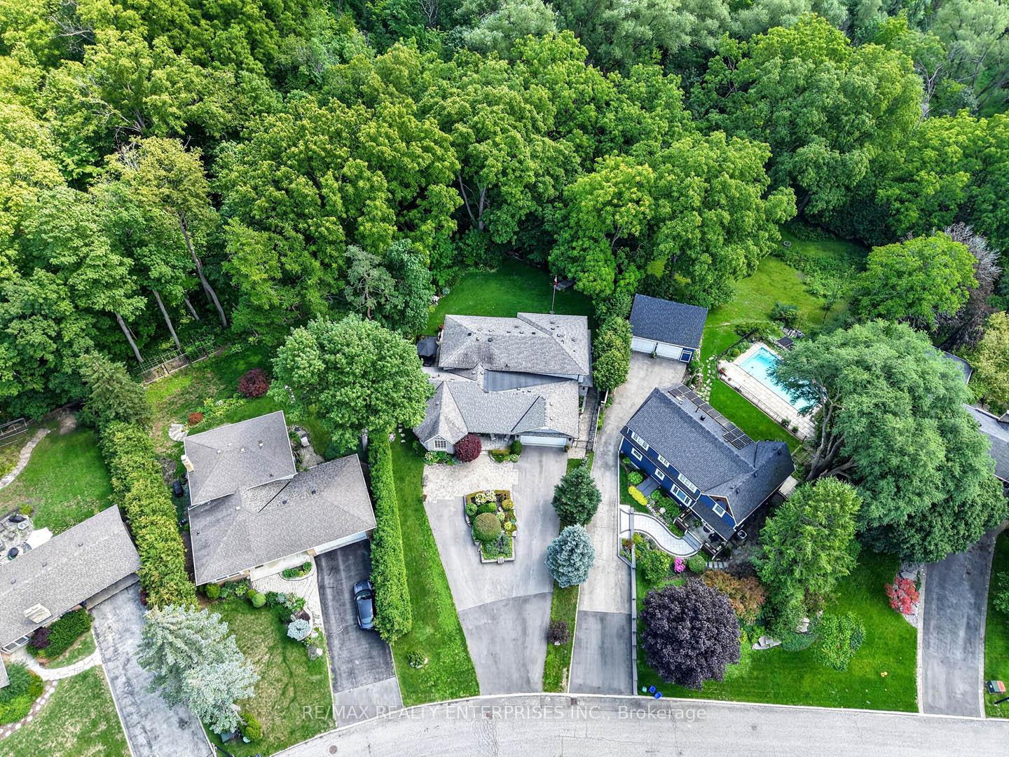 Photo 3 of 11 Christman Court, Markham, Markham Village — HOMEH
