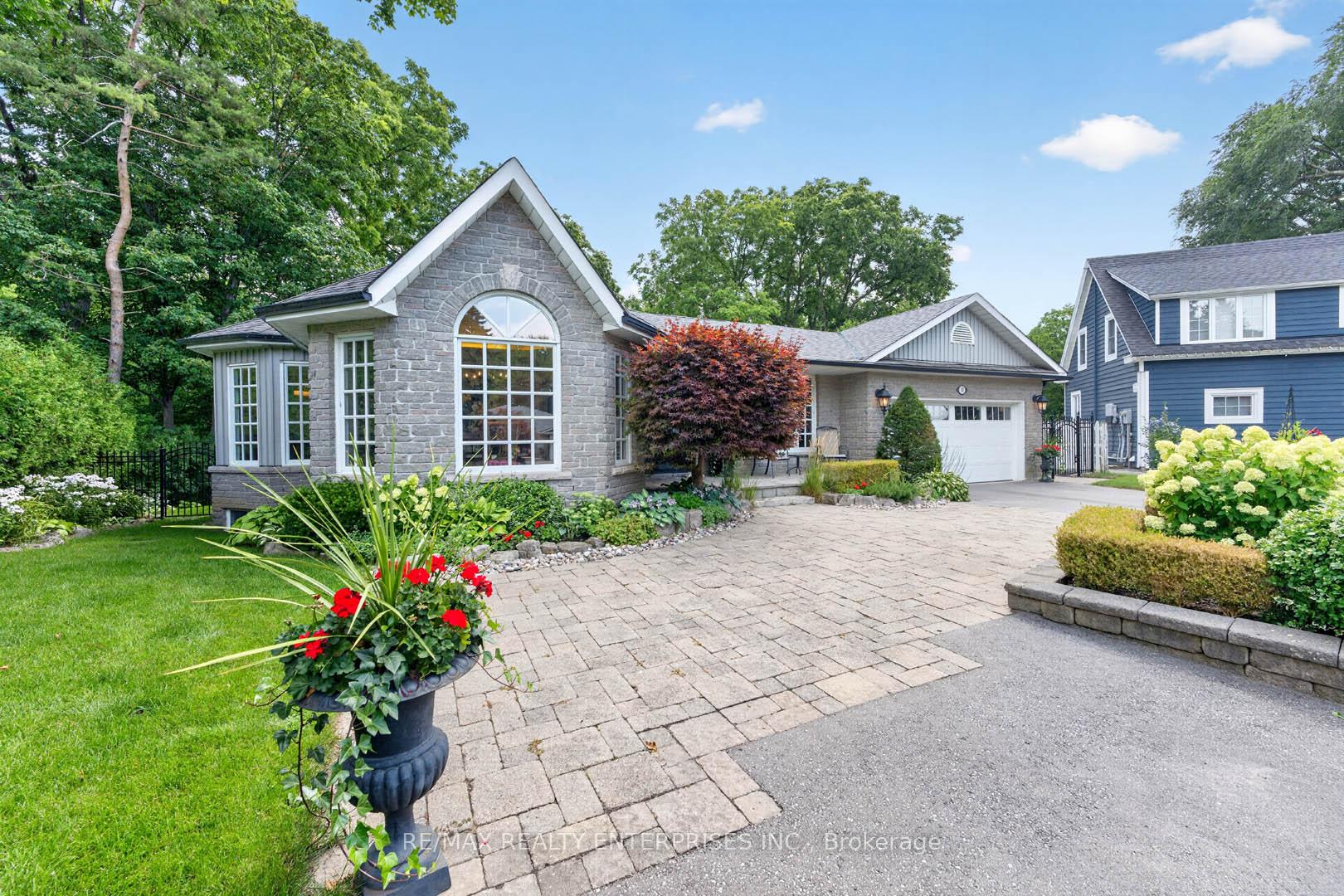Photo 5 of 11 Christman Court, Markham, Markham Village — HOMEH