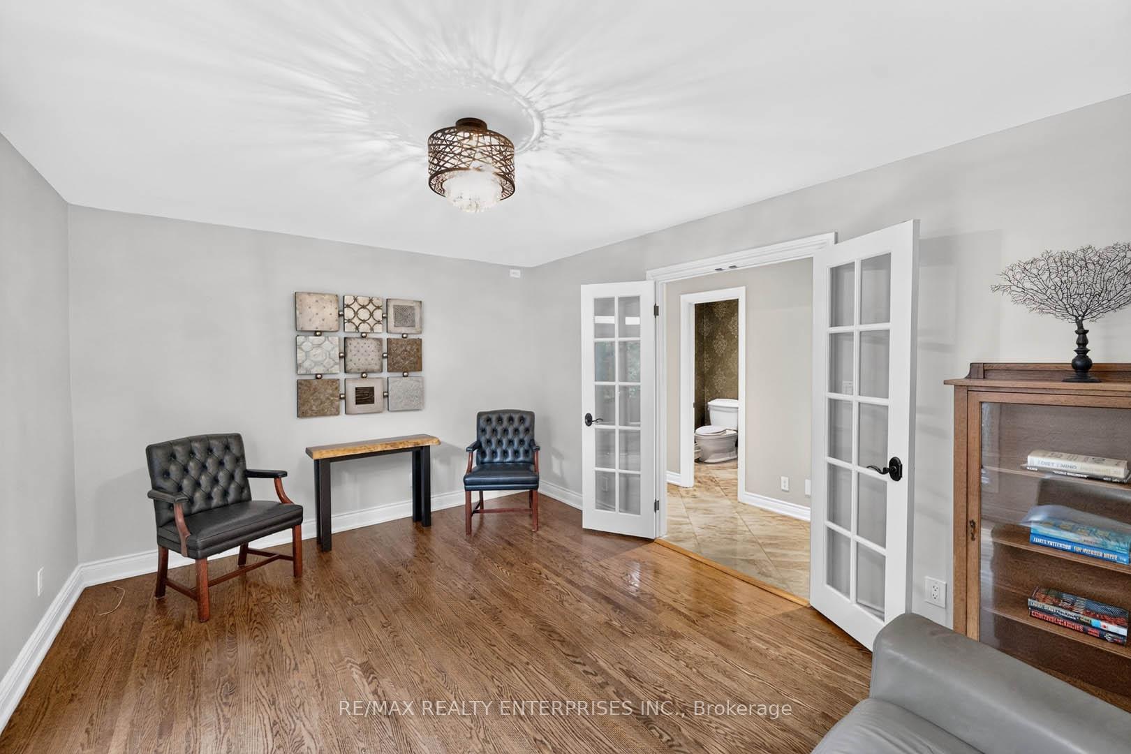 Photo 24 of 11 Christman Court, Markham, Markham Village — HOMEH