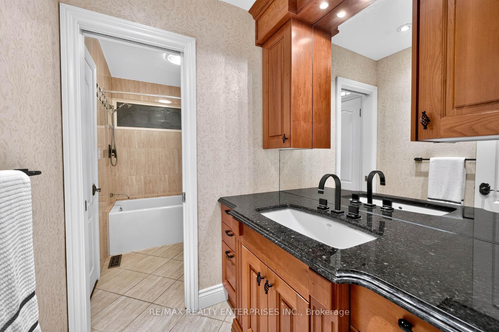 Photo 47 of 11 Christman Court, Markham, Markham Village — HOMEH