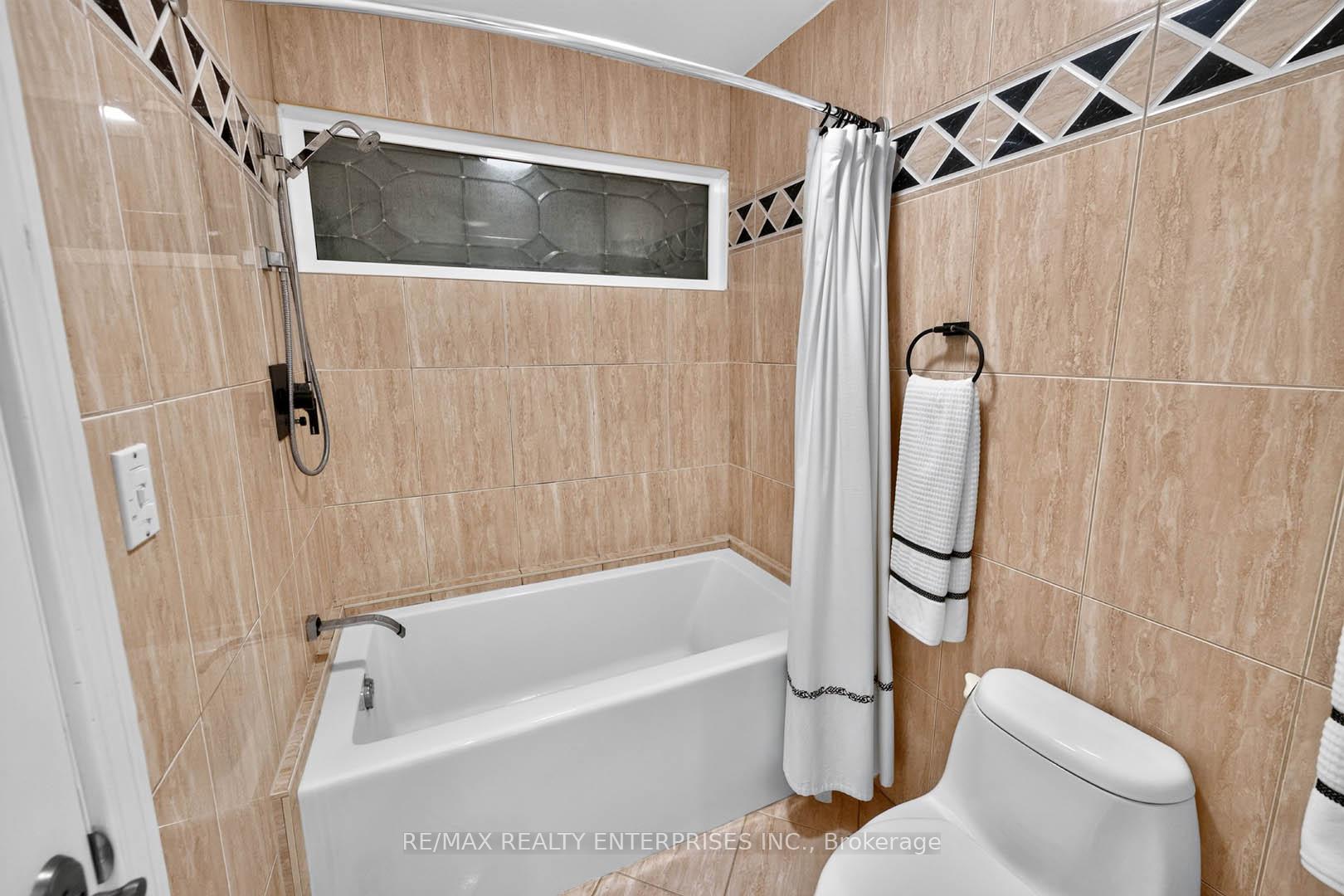 Photo 49 of 11 Christman Court, Markham, Markham Village — HOMEH