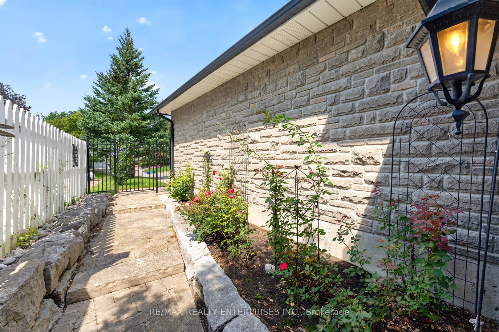 Photo 59 of 11 Christman Court, Markham, Markham Village — HOMEH