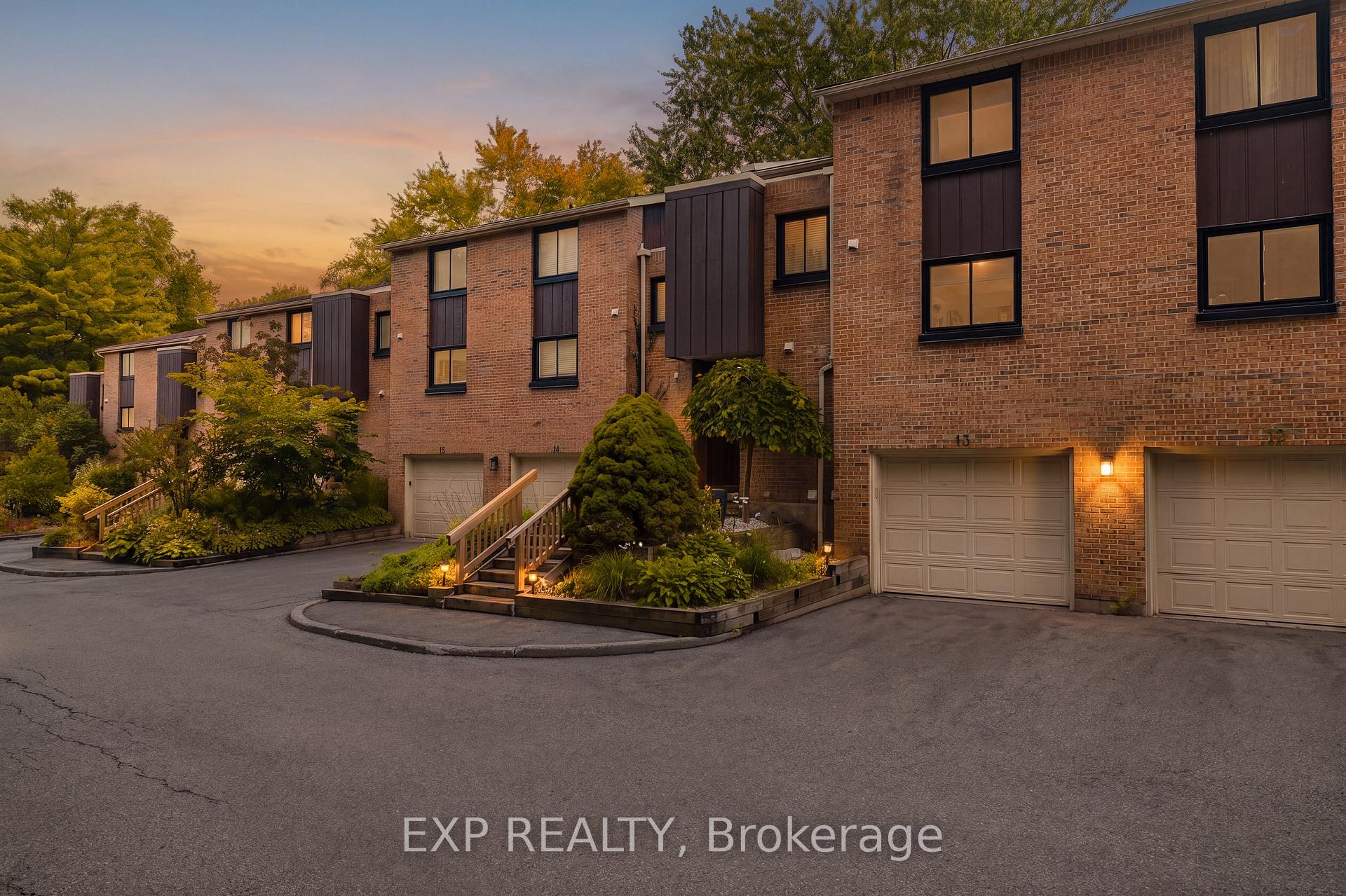 Photo of Unit 13, 220 Salisbury Avenue