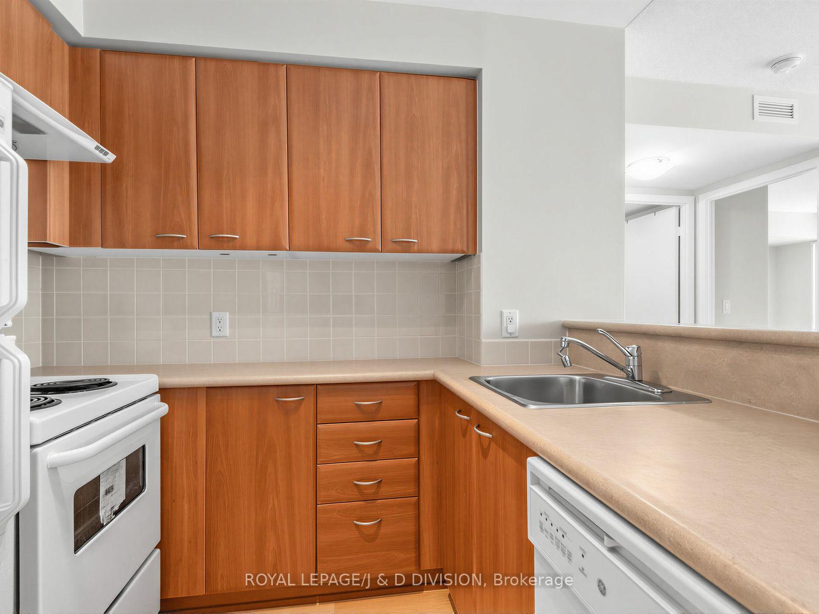 Photo 9 of Unit 3002, 38 Lee Centre Drive, Scarborough, Woburn — HOMEH
