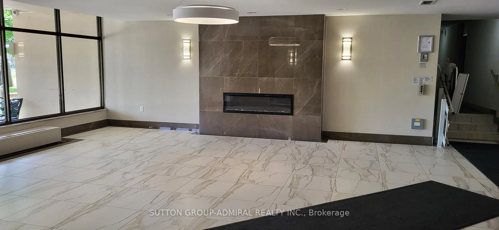 Photo 4 of Unit 1409, 130 Neptune Drive, Toronto, Englemount-Lawrence — HOMEH