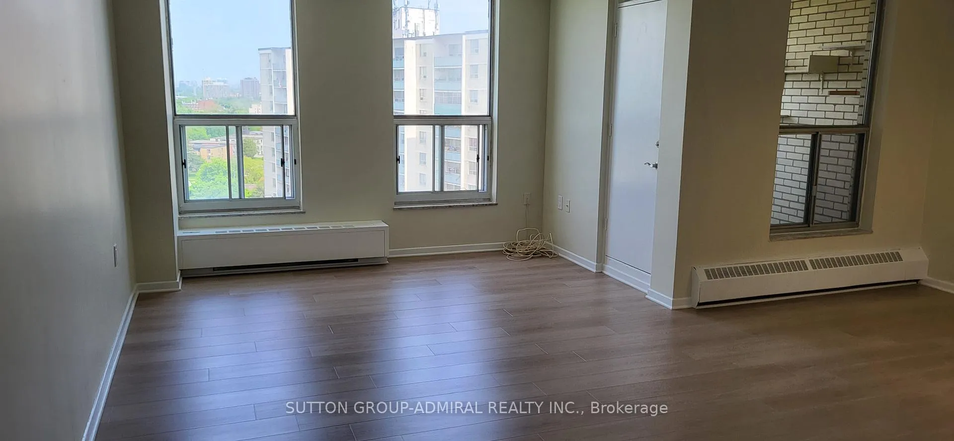 Photo 6 of Unit 1409, 130 Neptune Drive, Toronto, Englemount-Lawrence — HOMEH