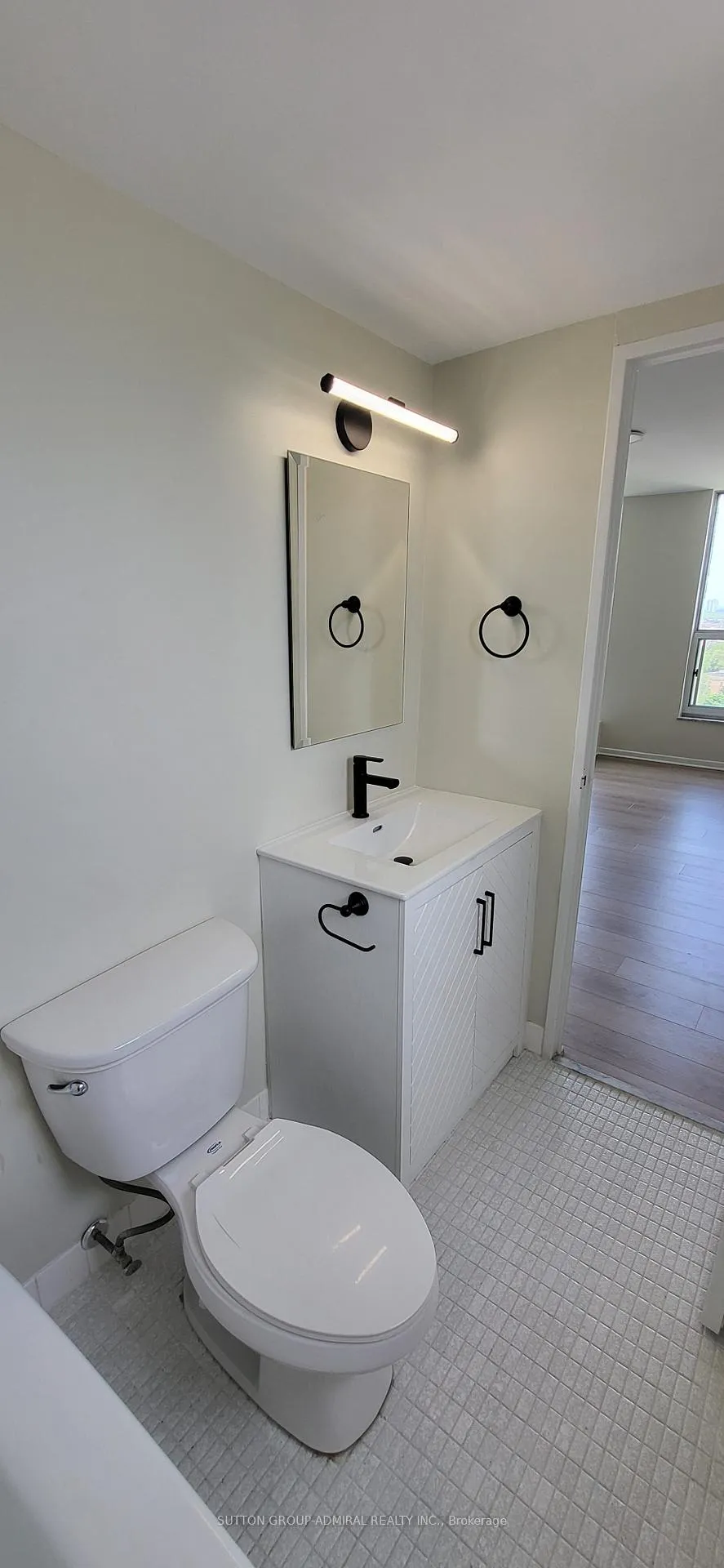 Photo 18 of Unit 1409, 130 Neptune Drive, Toronto, Englemount-Lawrence — HOMEH