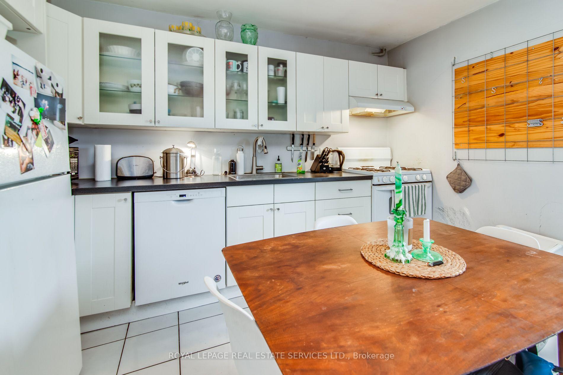 Photo 8 of Unit 2, 50 Rusholme Road, Toronto, Little Portugal — HOMEH