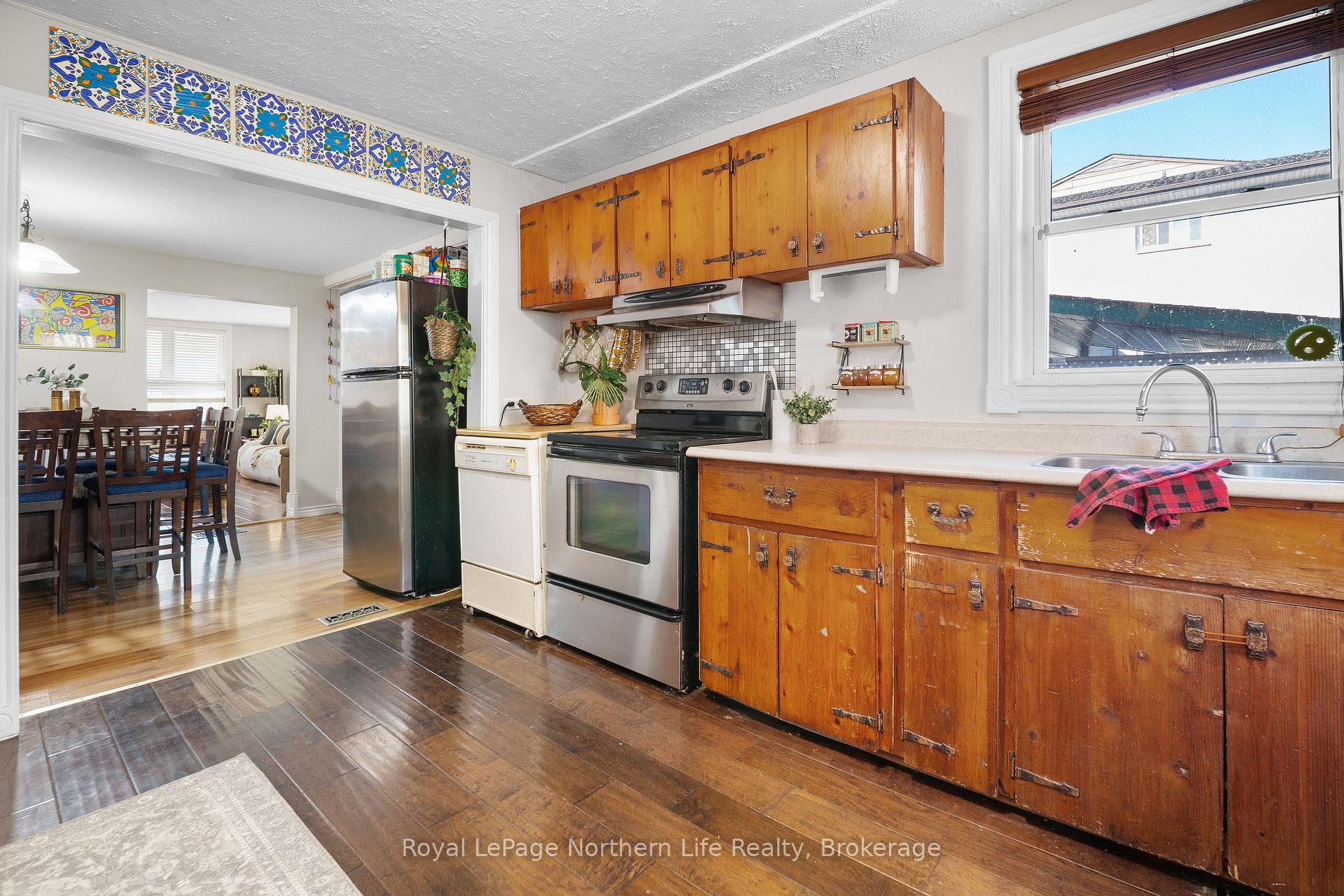 Photo 16 of 478 First Avenue W, North Bay, Central — HOMEH