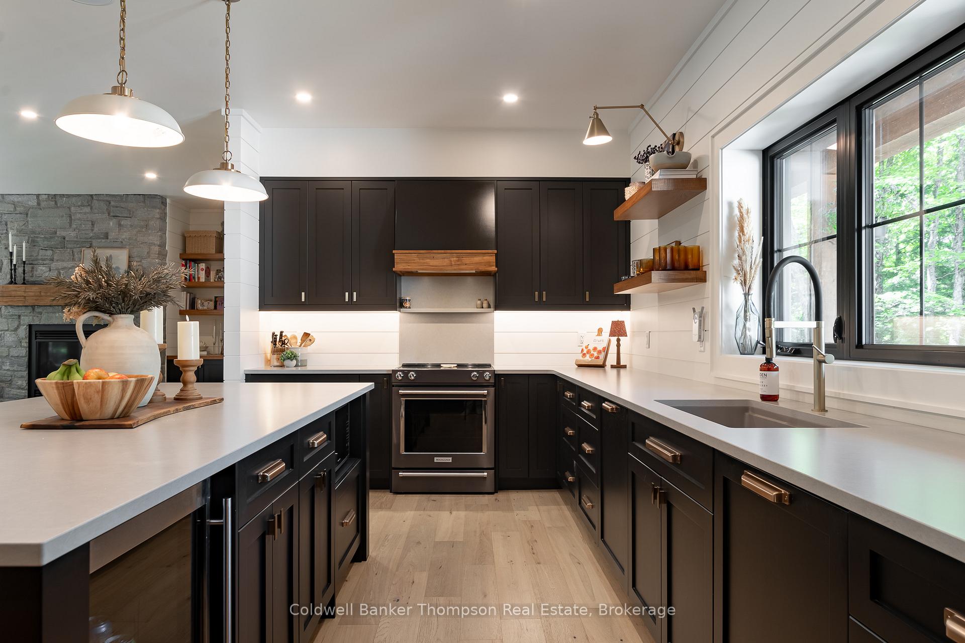 Photo 5 of 960 Brunel Road, Huntsville, Brunel — HOMEH