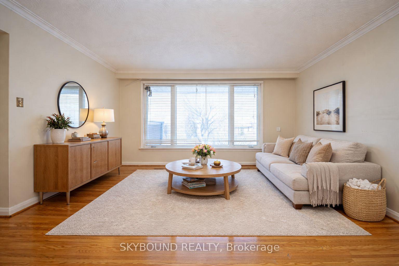 Photo 9 of 9 Caronport Crescent, North York, Parkwoods-Donalda — HOMEH