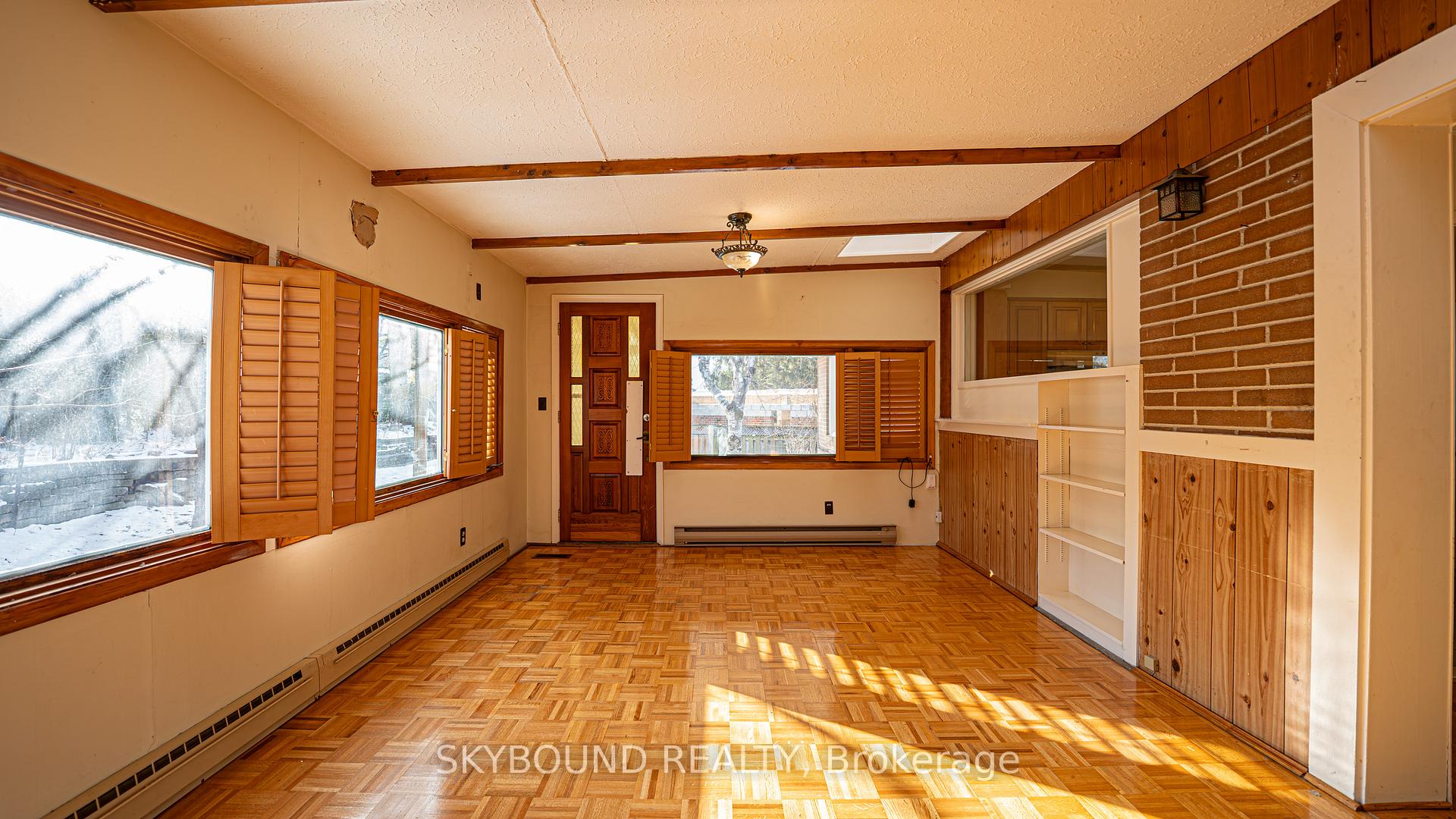Photo 16 of 9 Caronport Crescent, North York, Parkwoods-Donalda — HOMEH