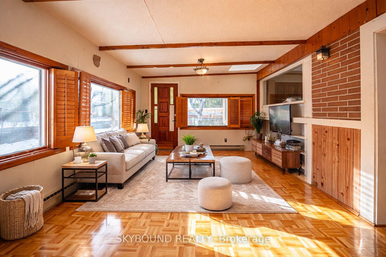 Photo 17 of 9 Caronport Crescent, North York, Parkwoods-Donalda — HOMEH