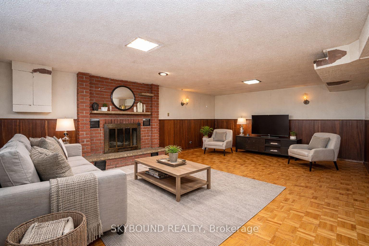 Photo 19 of 9 Caronport Crescent, North York, Parkwoods-Donalda — HOMEH