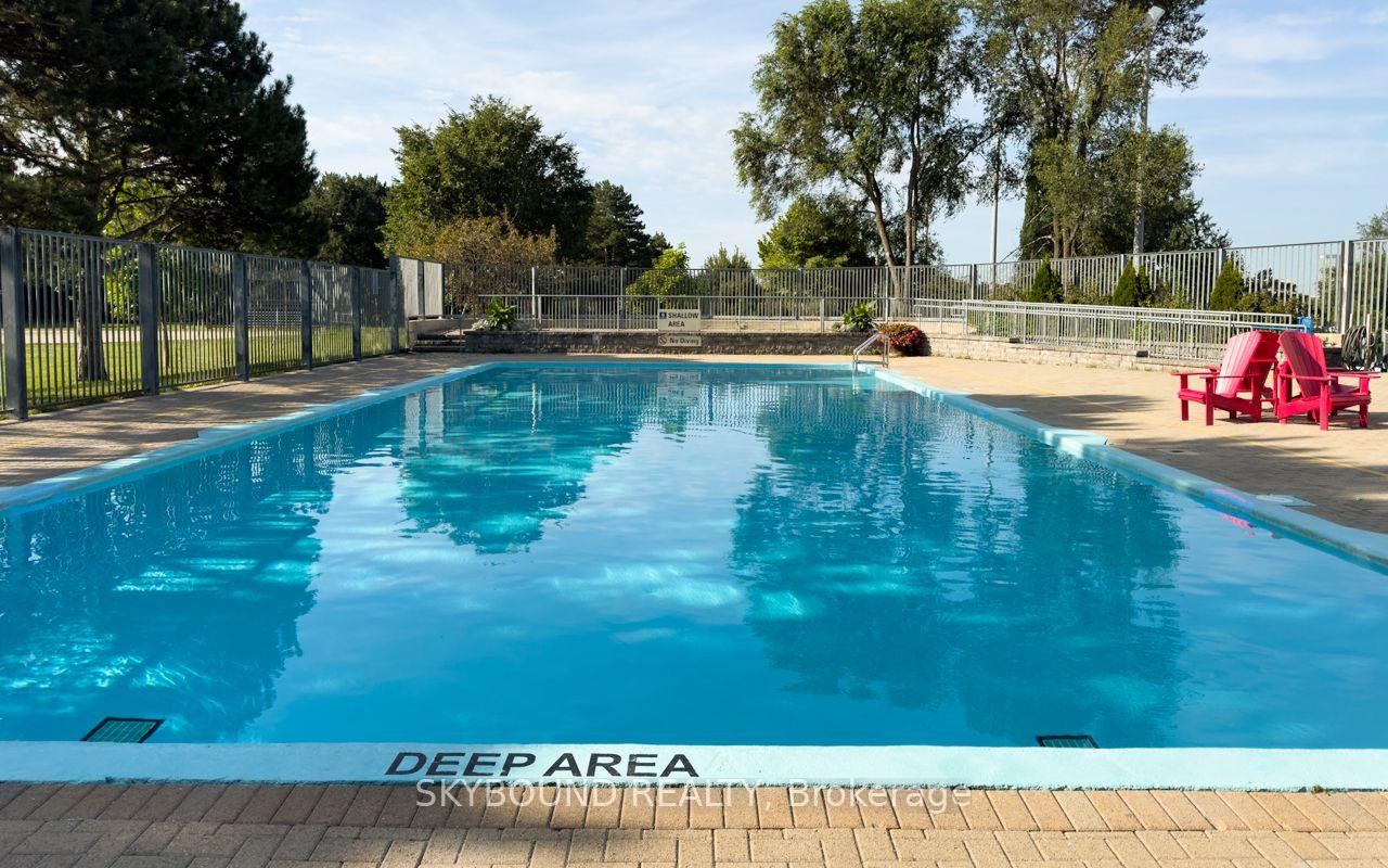 Photo 27 of 9 Caronport Crescent, North York, Parkwoods-Donalda — HOMEH