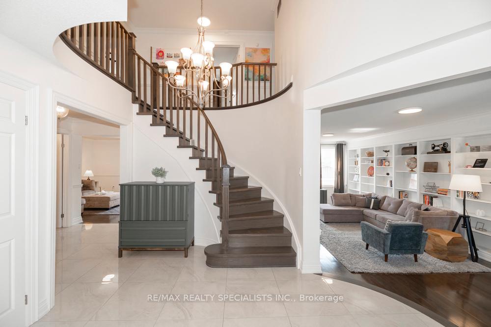 Photo 3 of 77 Leander Street, Brampton, Westgate — HOMEH