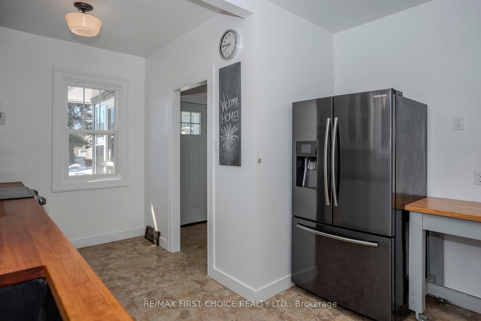 Photo 9 of 420 Van Norman Street, Thunder Bay, College Heights — HOMEH