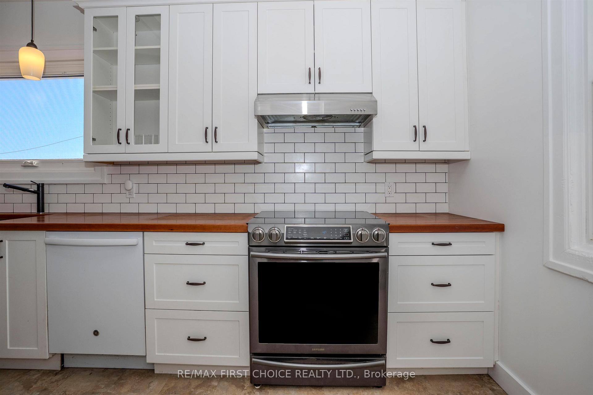 Photo 12 of 420 Van Norman Street, Thunder Bay, College Heights — HOMEH