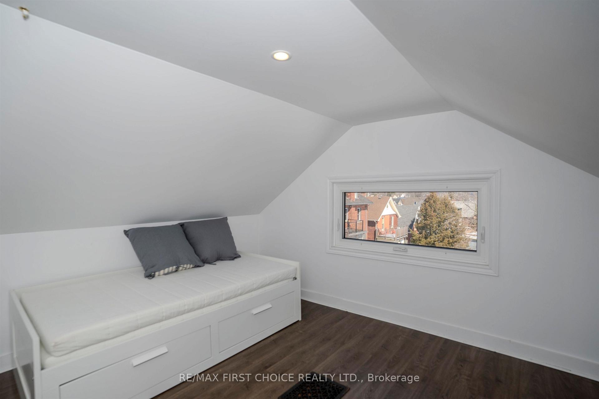 Photo 32 of 420 Van Norman Street, Thunder Bay, College Heights — HOMEH