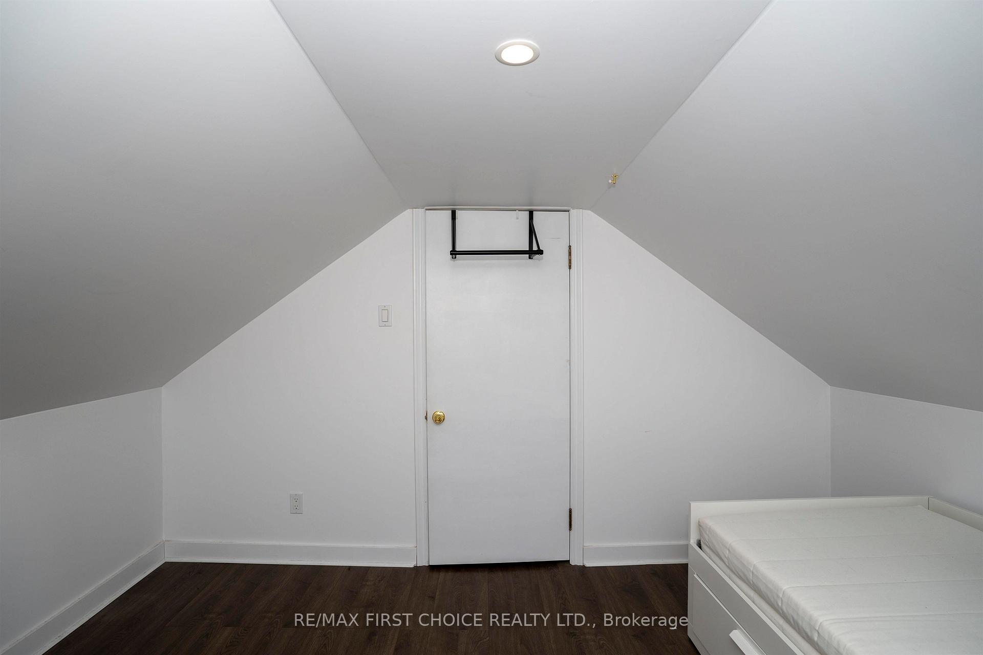 Photo 33 of 420 Van Norman Street, Thunder Bay, College Heights — HOMEH