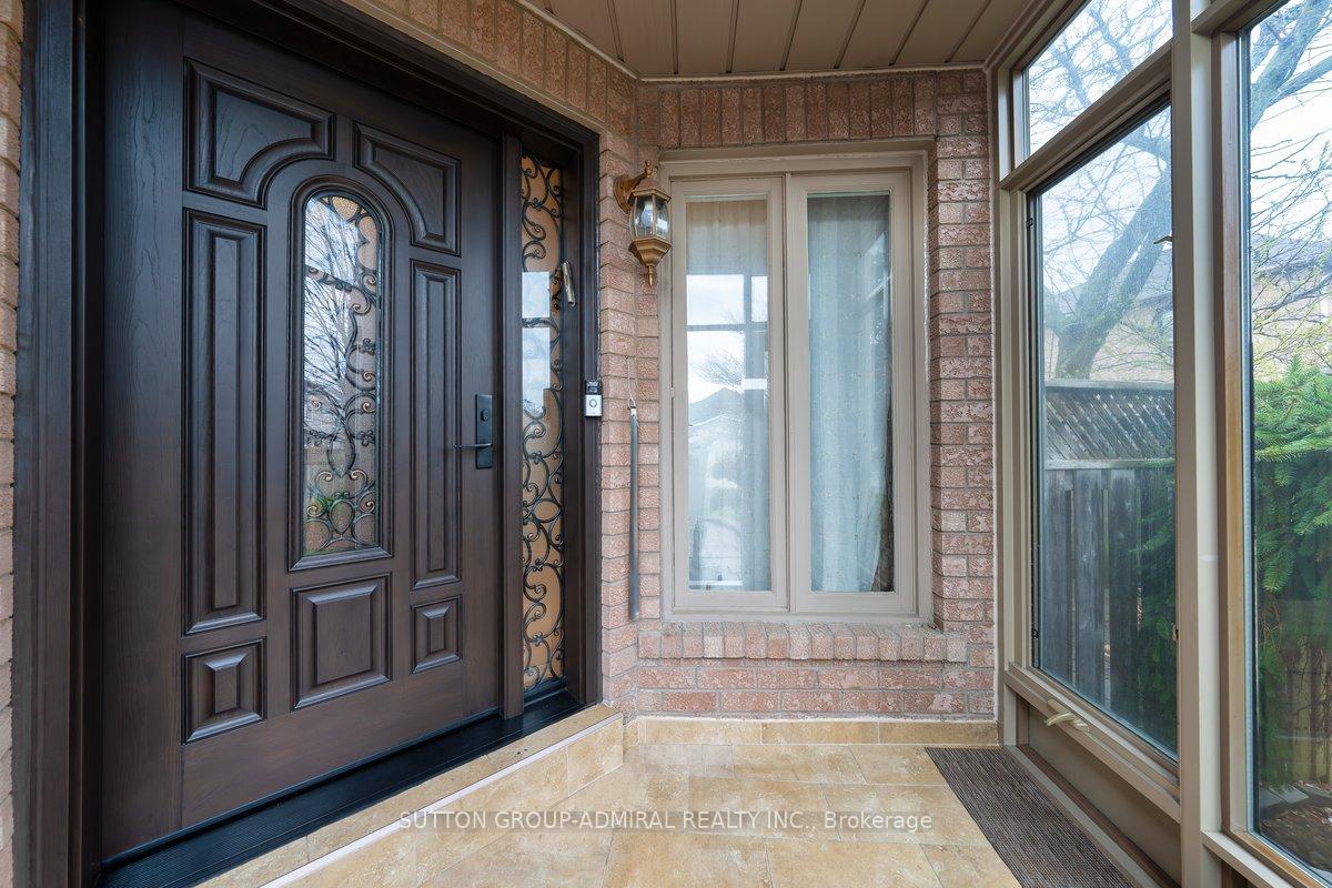 Photo 3 of 126 Redondo Drive E, Vaughan, Beverley Glen — HOMEH