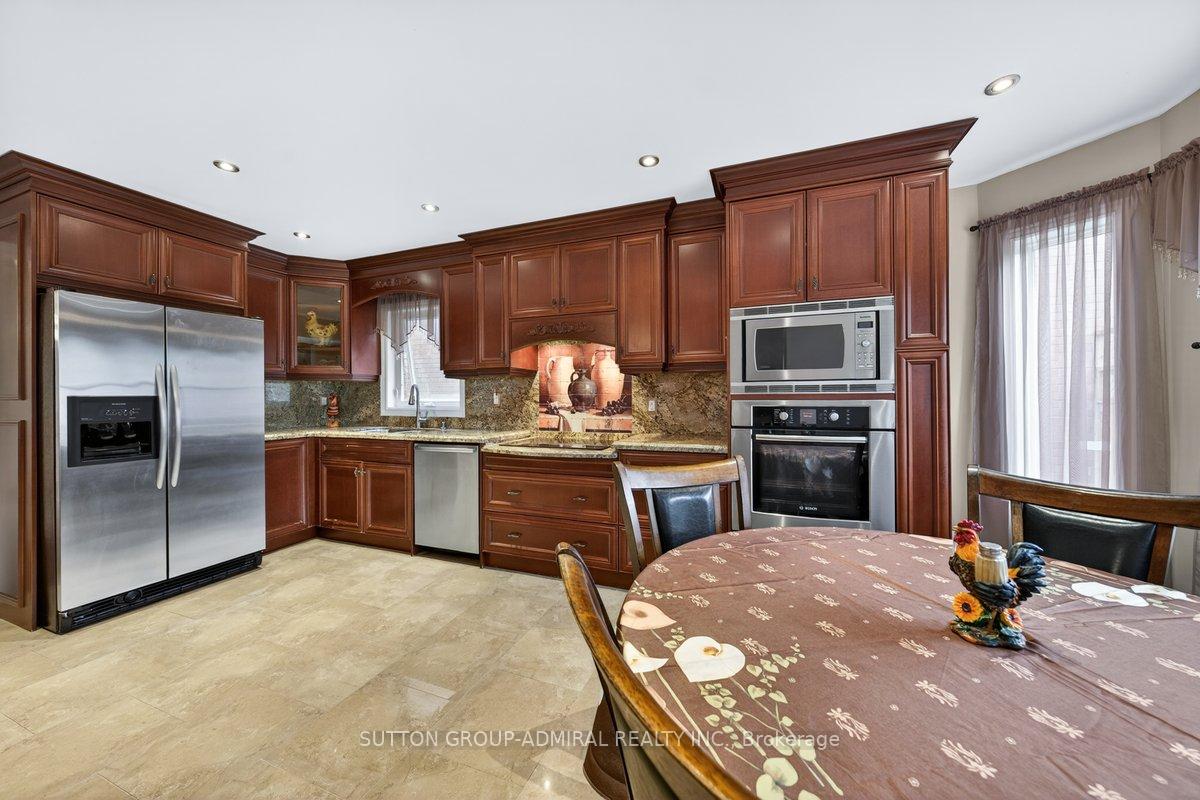 Photo 7 of 126 Redondo Drive E, Vaughan, Beverley Glen — HOMEH