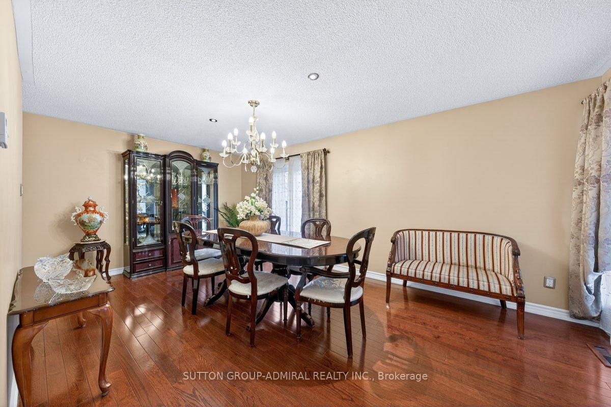 Photo 10 of 126 Redondo Drive E, Vaughan, Beverley Glen — HOMEH