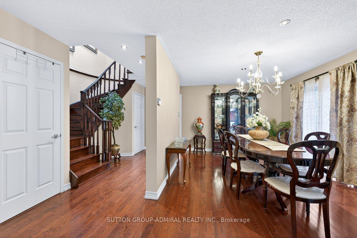 Photo 11 of 126 Redondo Drive E, Vaughan, Beverley Glen — HOMEH