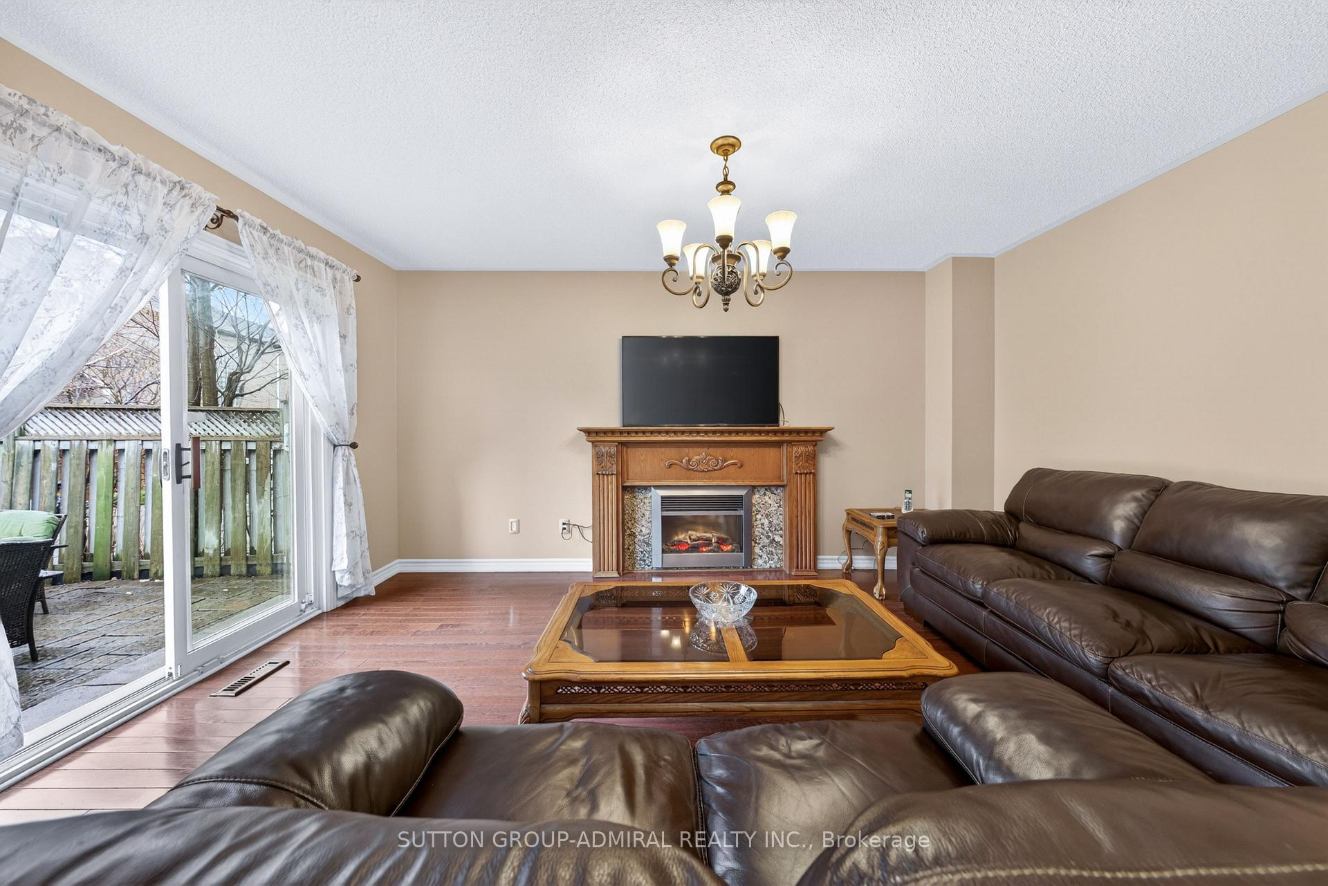 Photo 13 of 126 Redondo Drive E, Vaughan, Beverley Glen — HOMEH